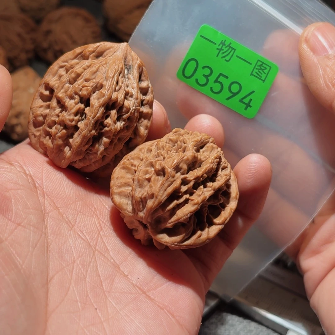 文玩核桃把件虎头