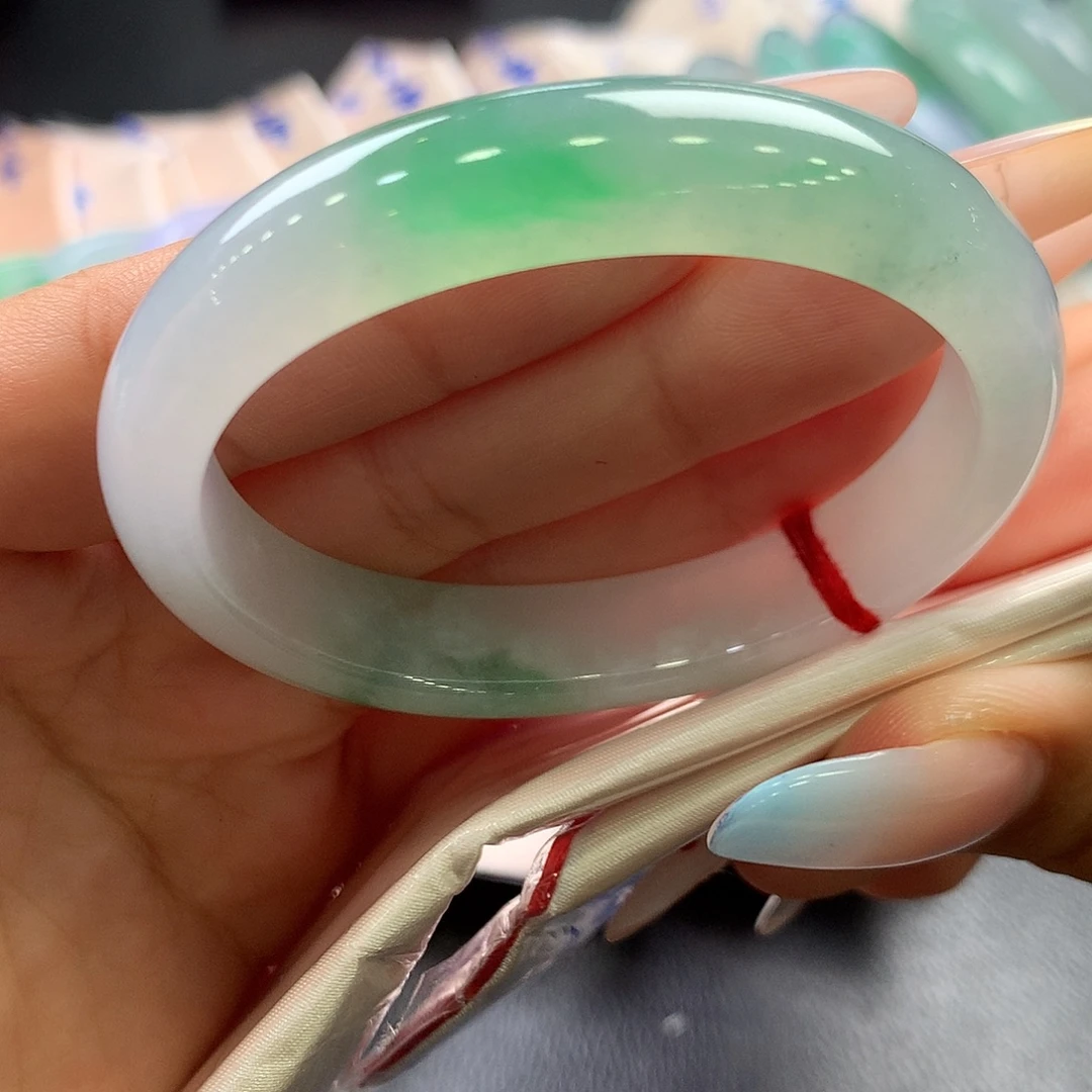 翡翠手镯（贵妃镯）未镶嵌25号