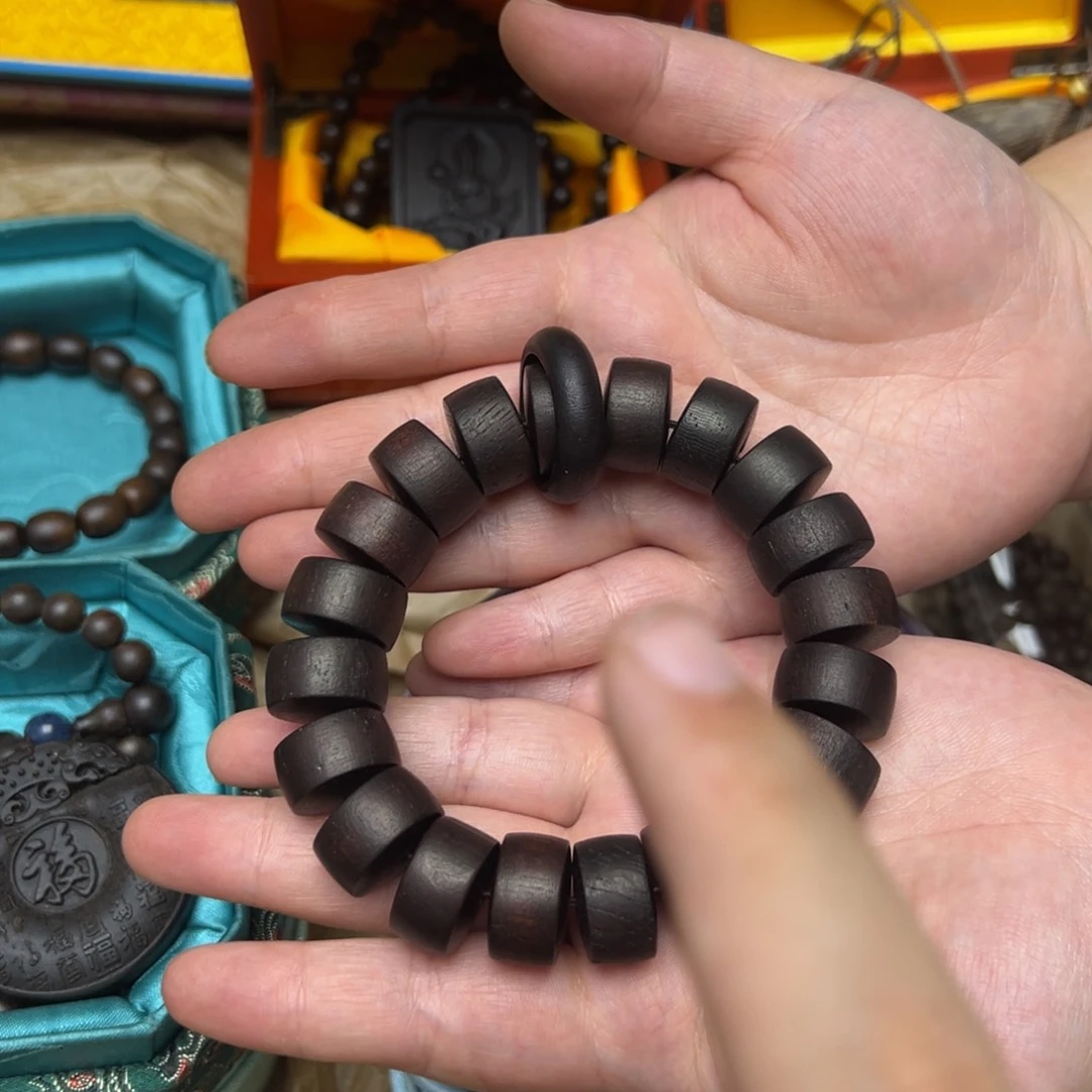 大叶紫檀（黑酸枝木类）