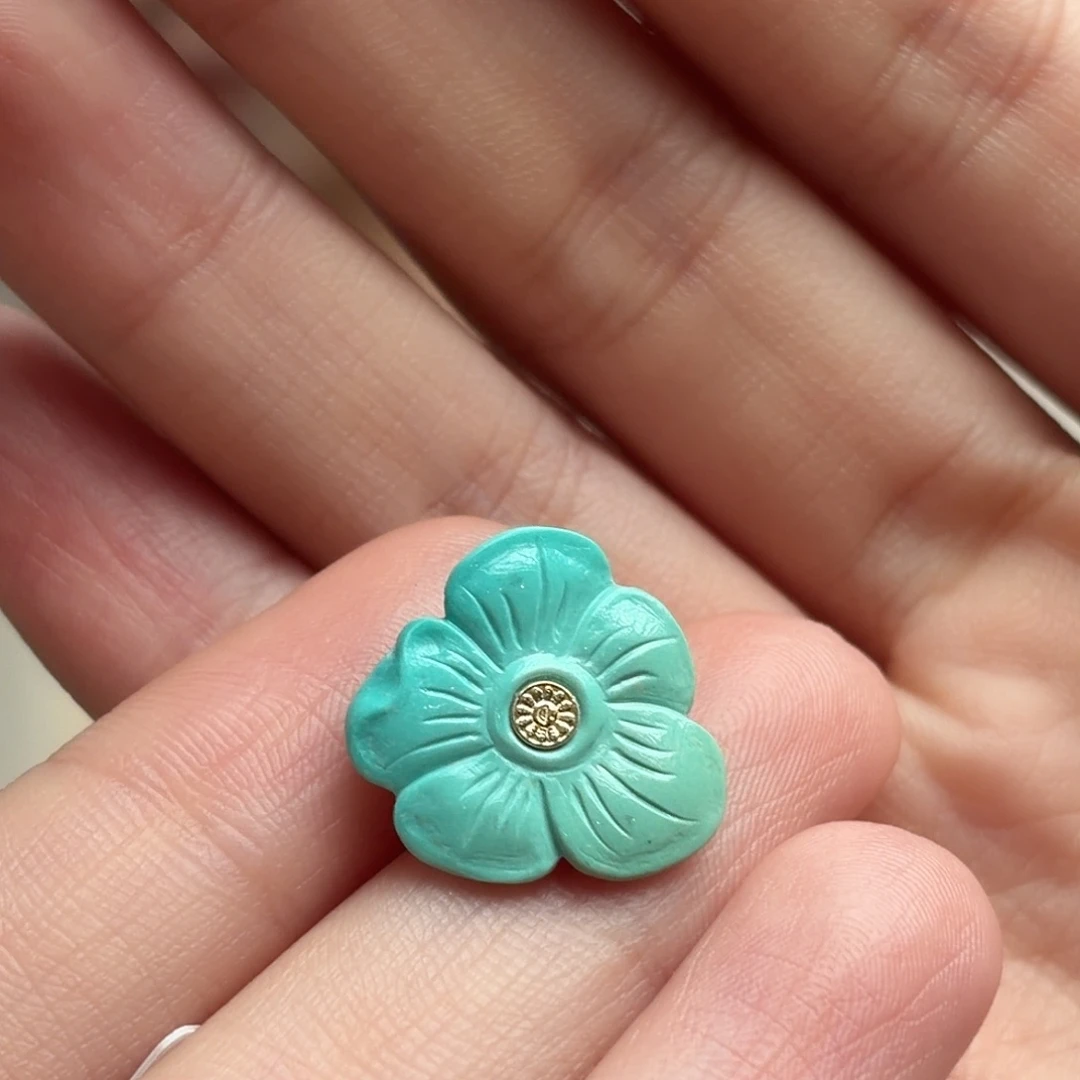 绿松石未镶嵌颈饰