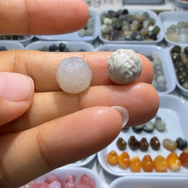 和田玉未镶嵌珠宝半成品右面送