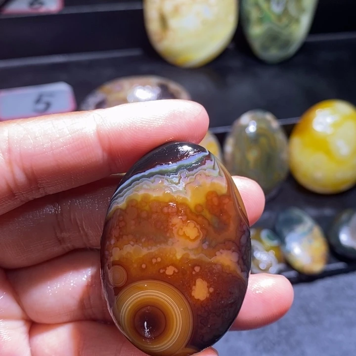 玛瑙/玉髓未镶嵌珠宝奇石33