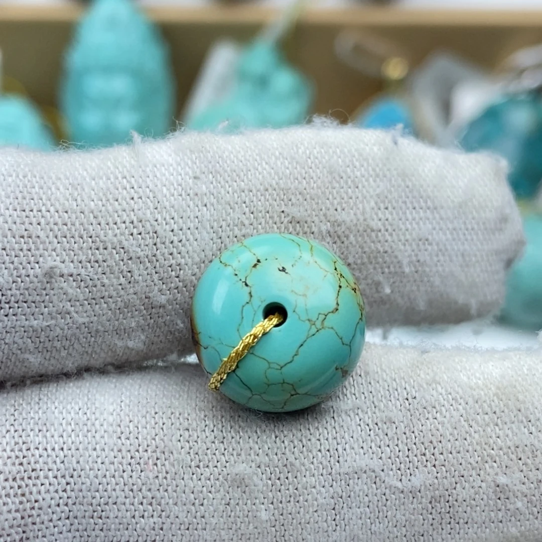 绿松石未镶嵌颈饰