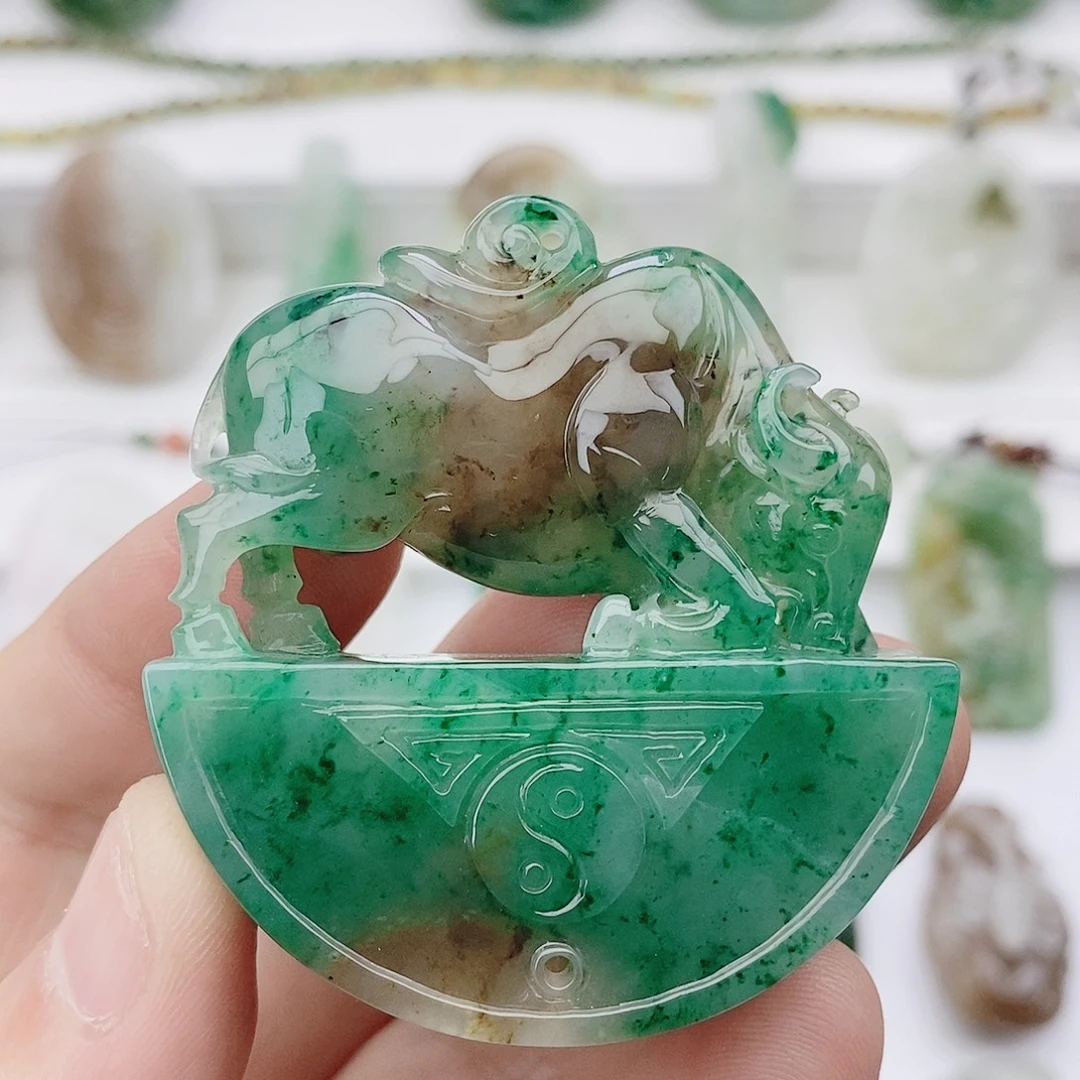 独山玉未镶嵌颈饰