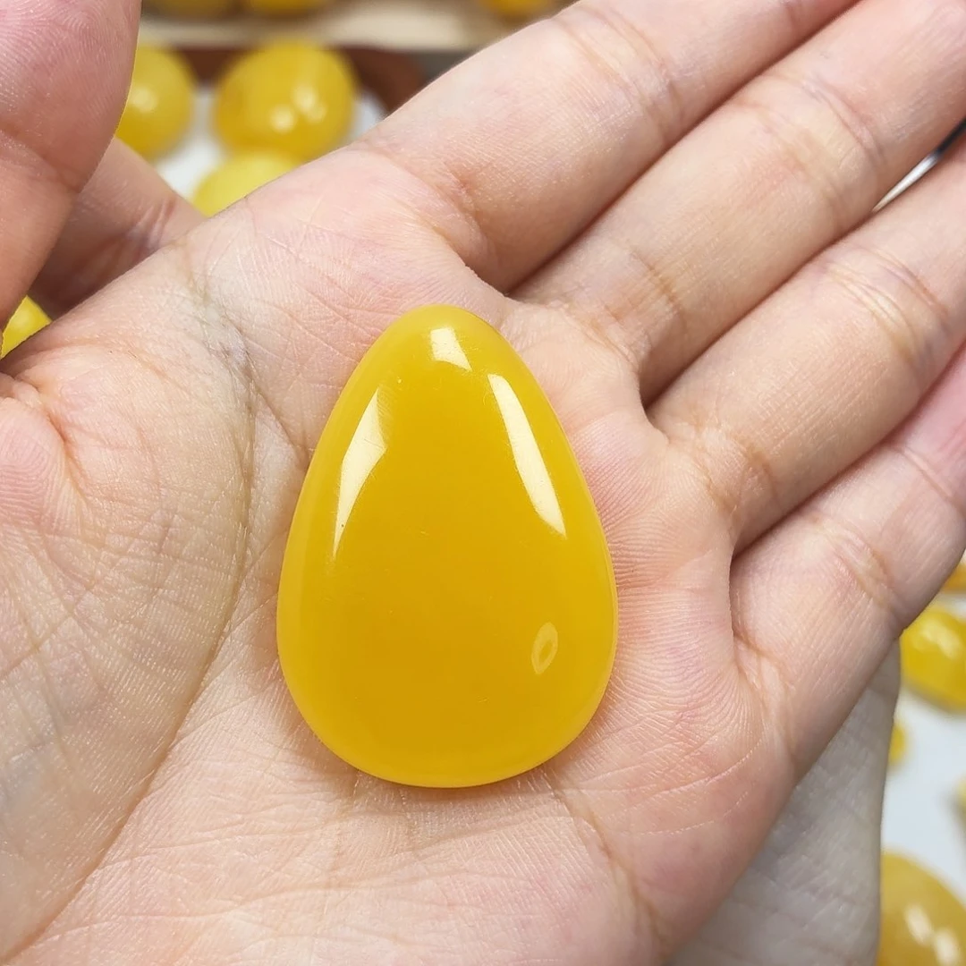 蓝***颜未镶嵌颈饰蜜蜡俄料水滴