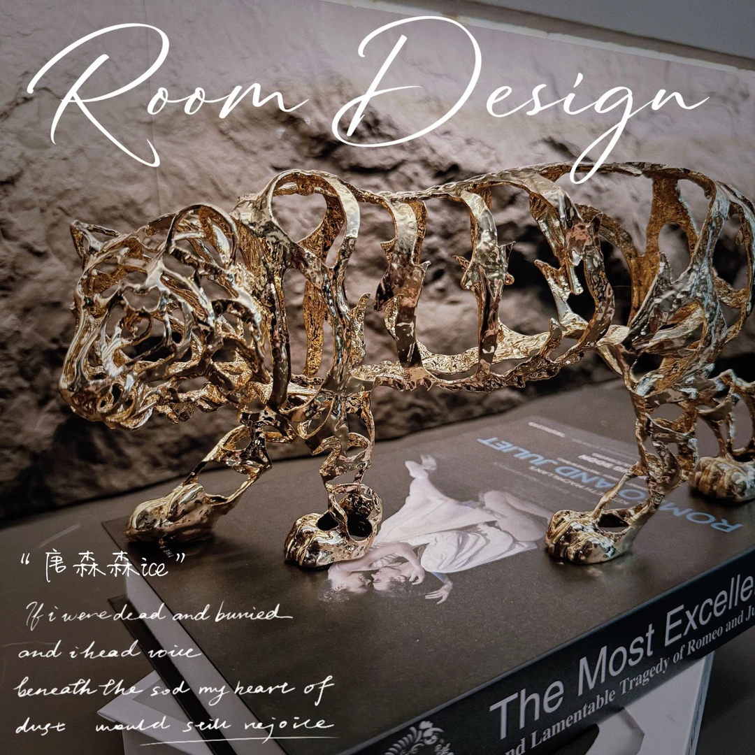 现代创意欧式创意现代简约镂空老虎雕塑金属摆件客厅玄关家居饰品