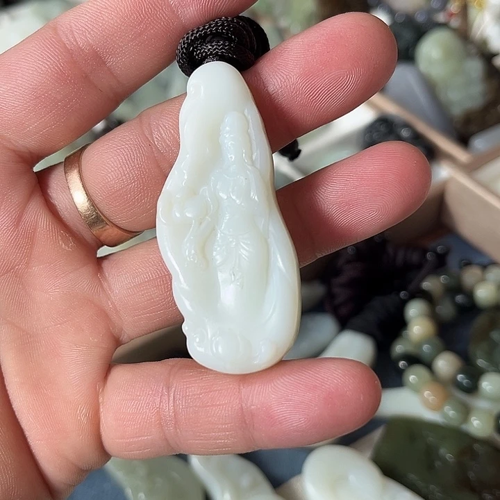 和田玉未镶嵌项链