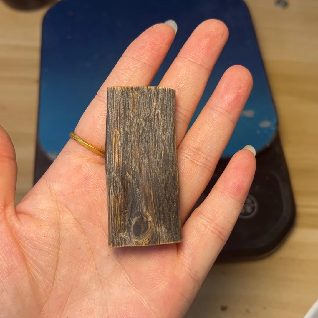 树脂制品福****外海南尖峰岭白鹭原母树树心实心沉水牌12克