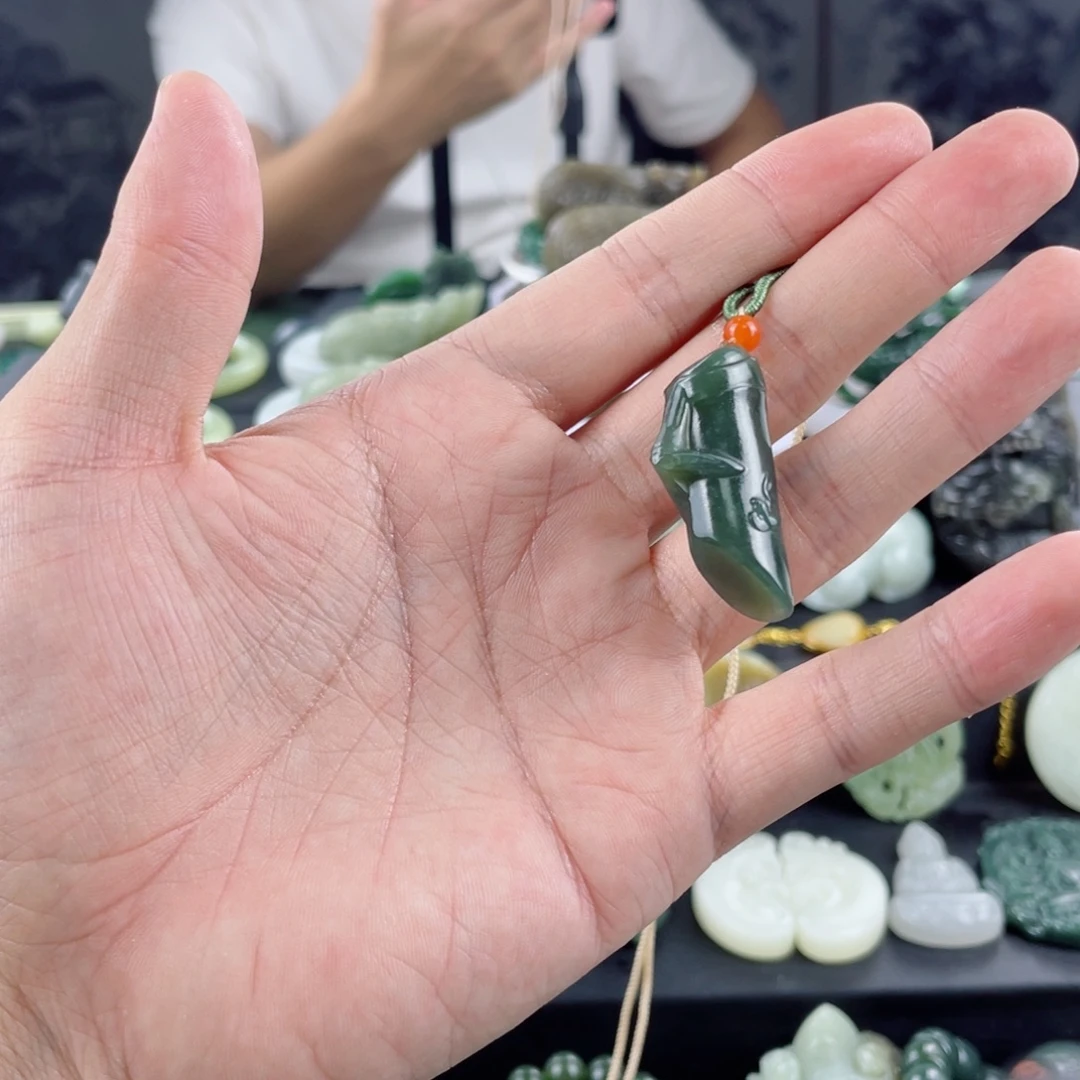 颈饰未镶嵌和田玉