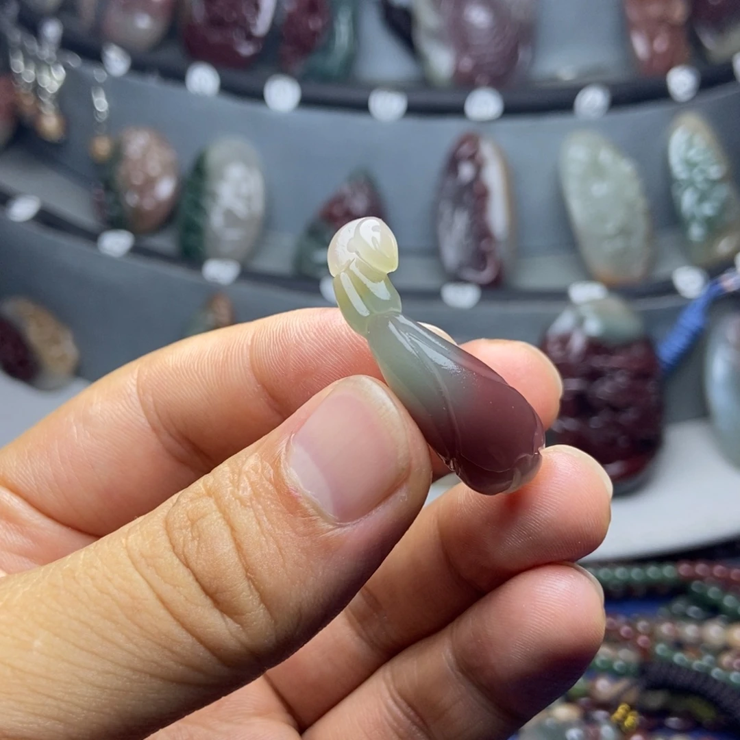 玛瑙/玉髓颈饰未镶嵌