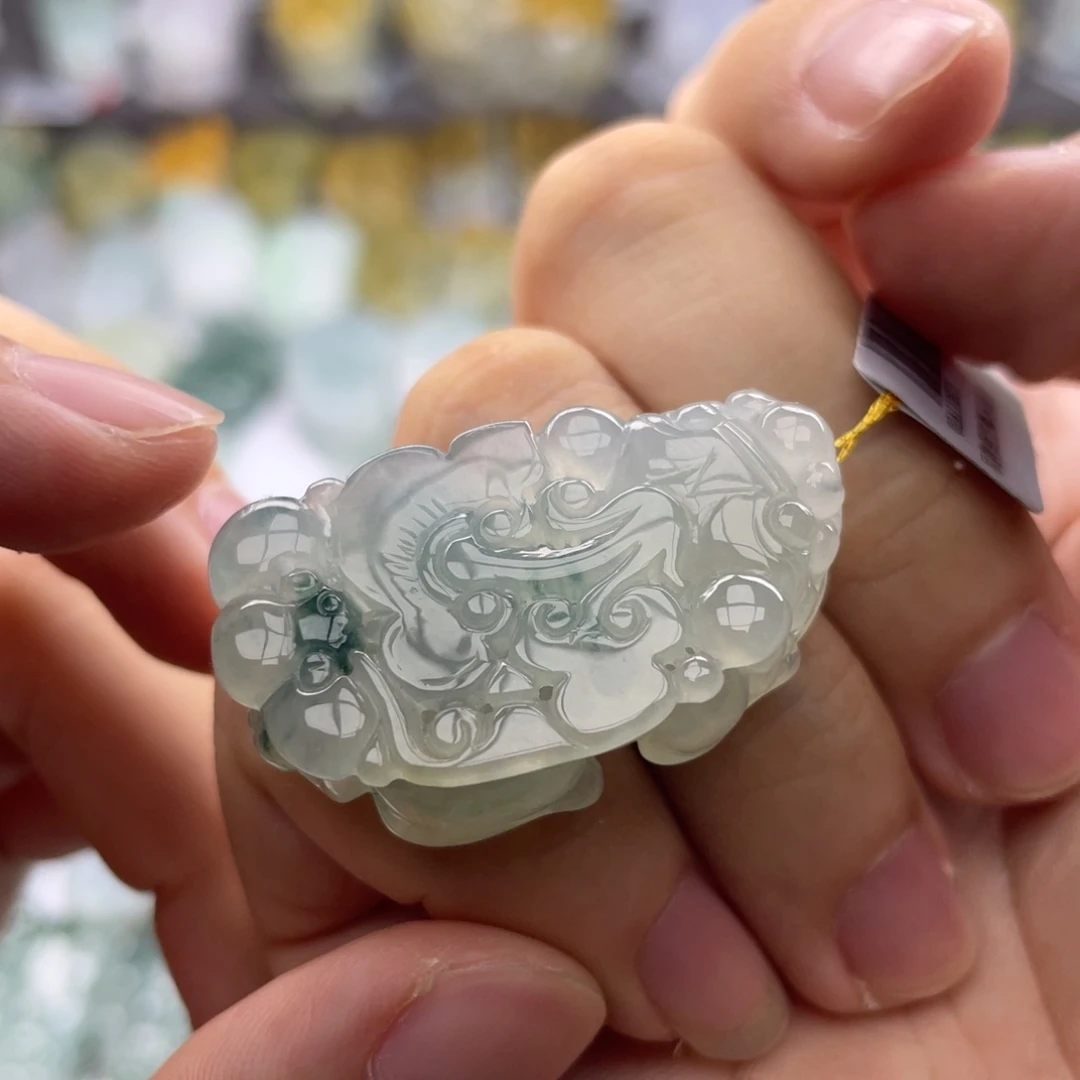 翡翠未镶嵌颈饰貔貅27