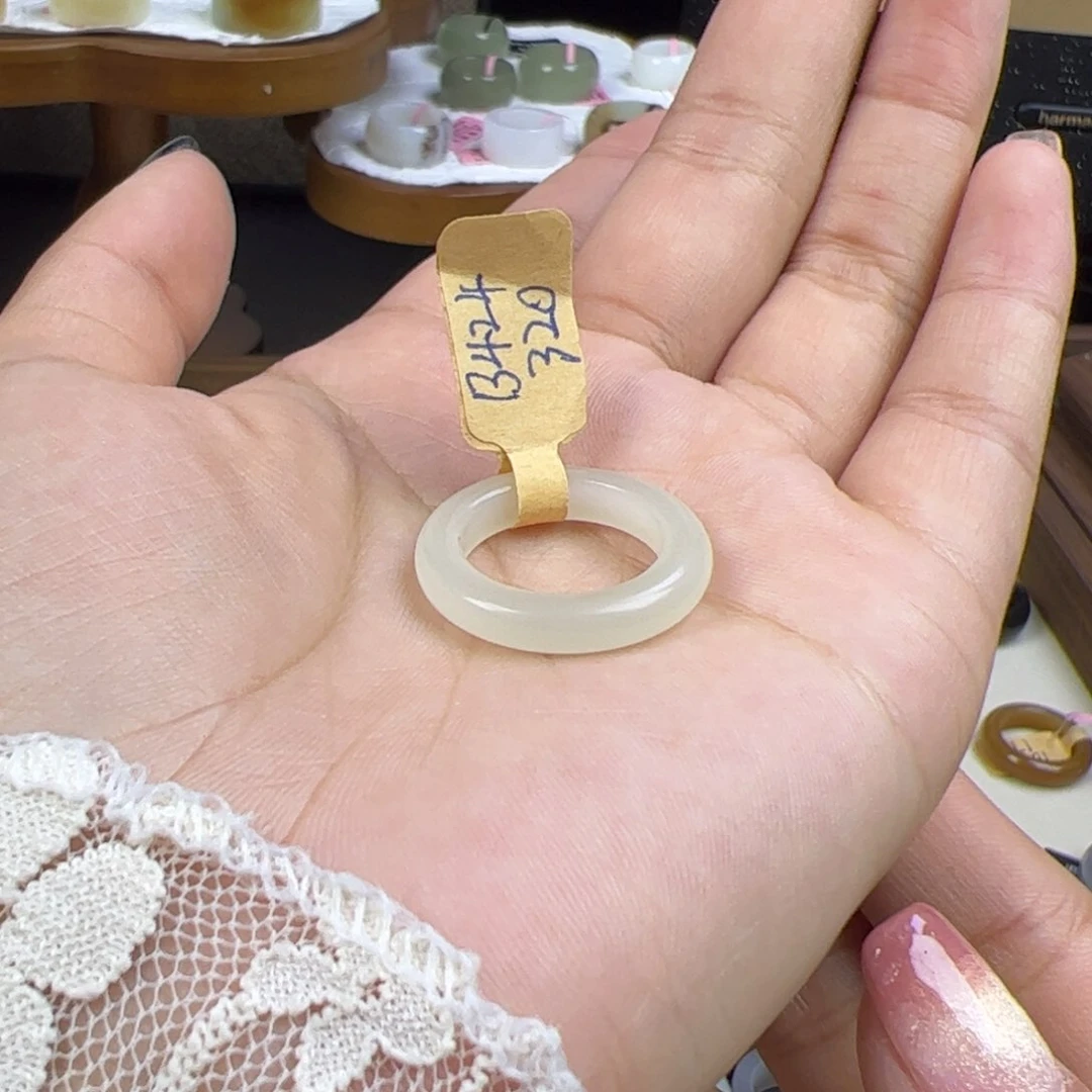 和田玉戒圈未镶嵌内径16.3