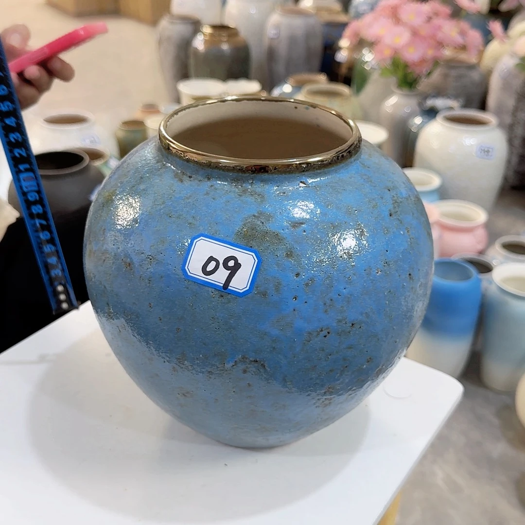09号陶瓷高20厘米微瑕一个