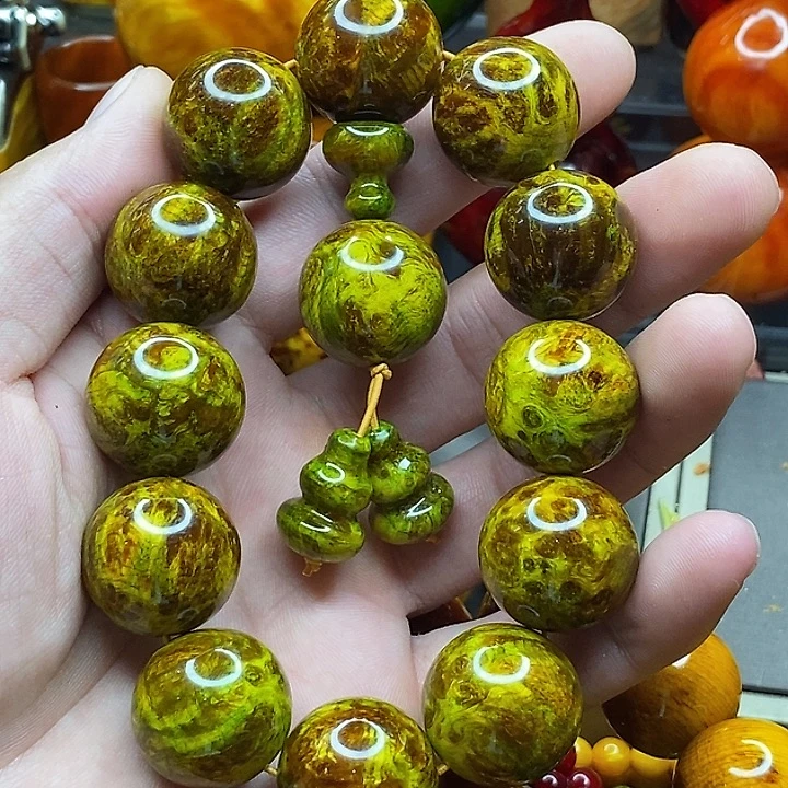 华***勤2.0雷击琥珀木留疤手串