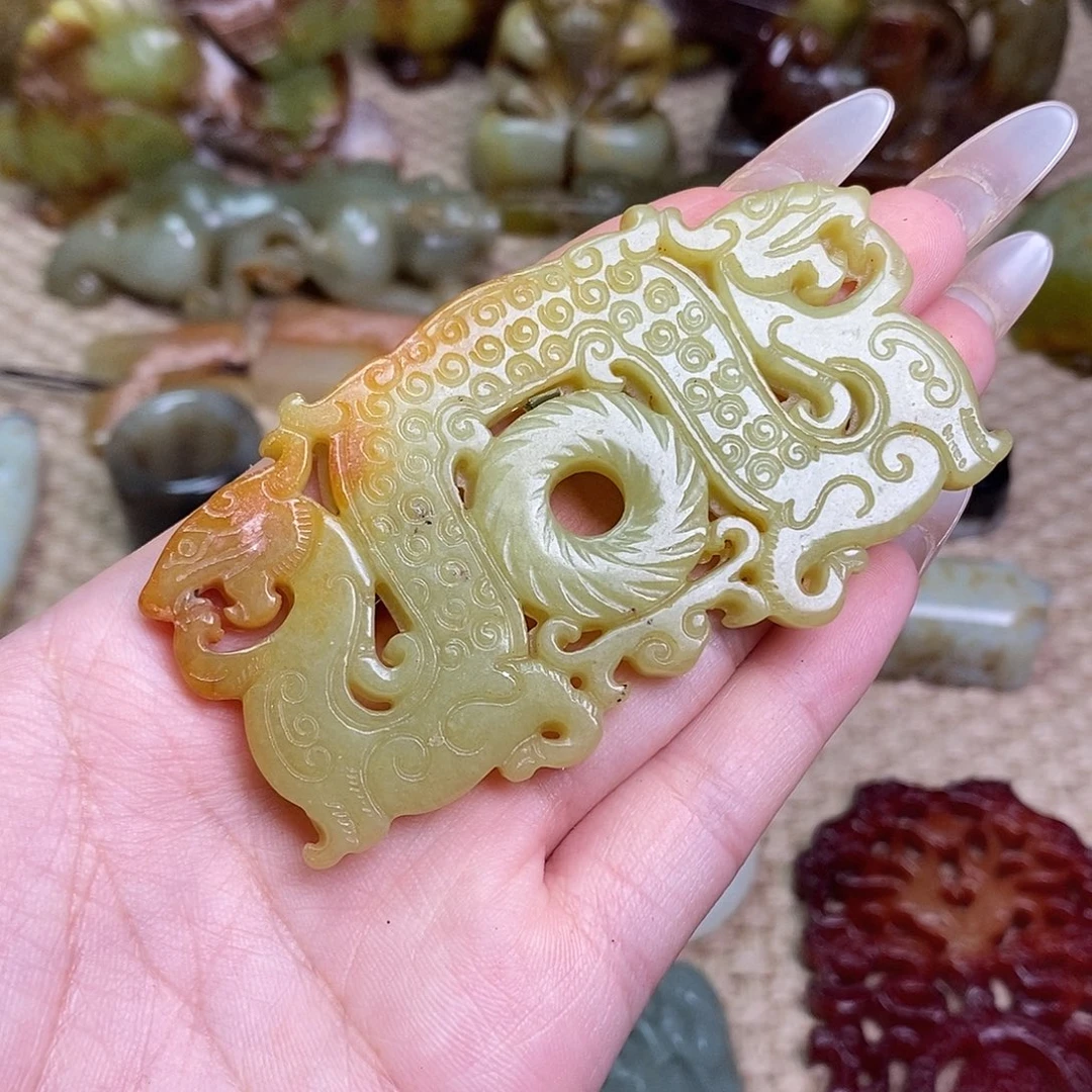 未镶嵌蛇纹石玉颈饰