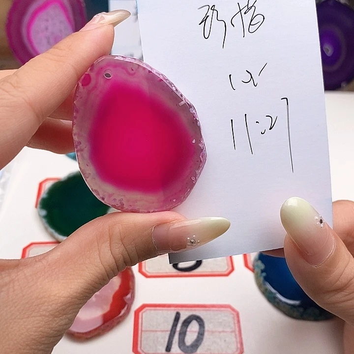用***分合金颈饰玛瑙/玉髓