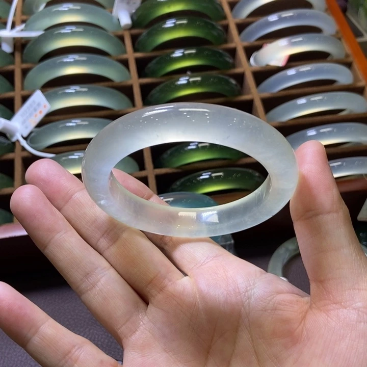 蛇纹石玉未镶嵌手镯56