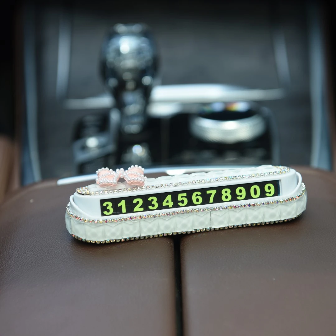 {新号专属福利}新款汽车车内女士镶钻停车牌山茶花挪车电话号码牌