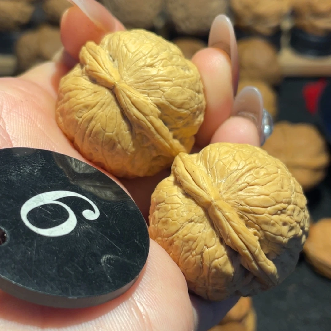 玲珑蛇皮球核桃33。