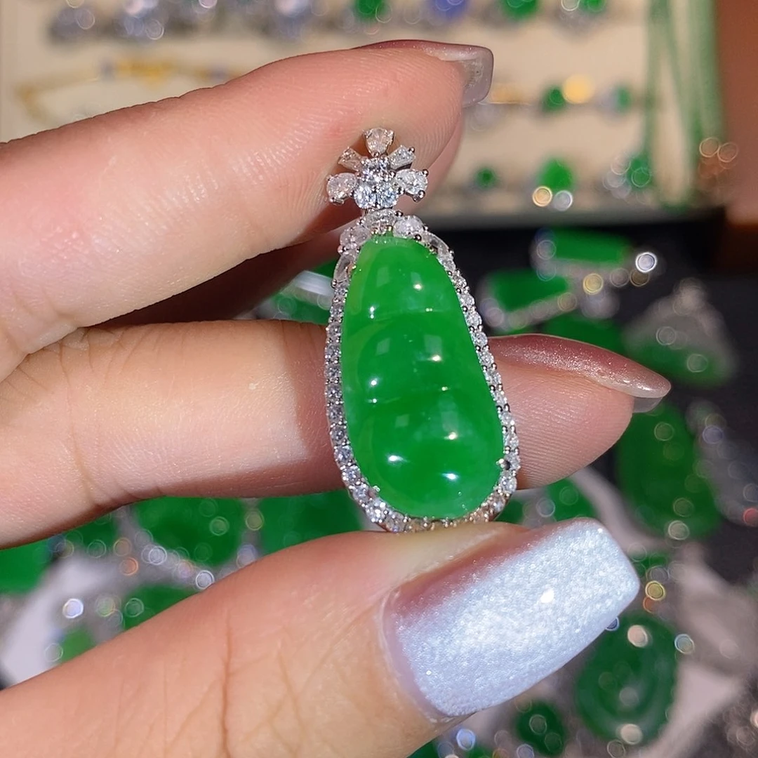 翡翠18K金镶嵌吊坠(不含链)福豆吊坠