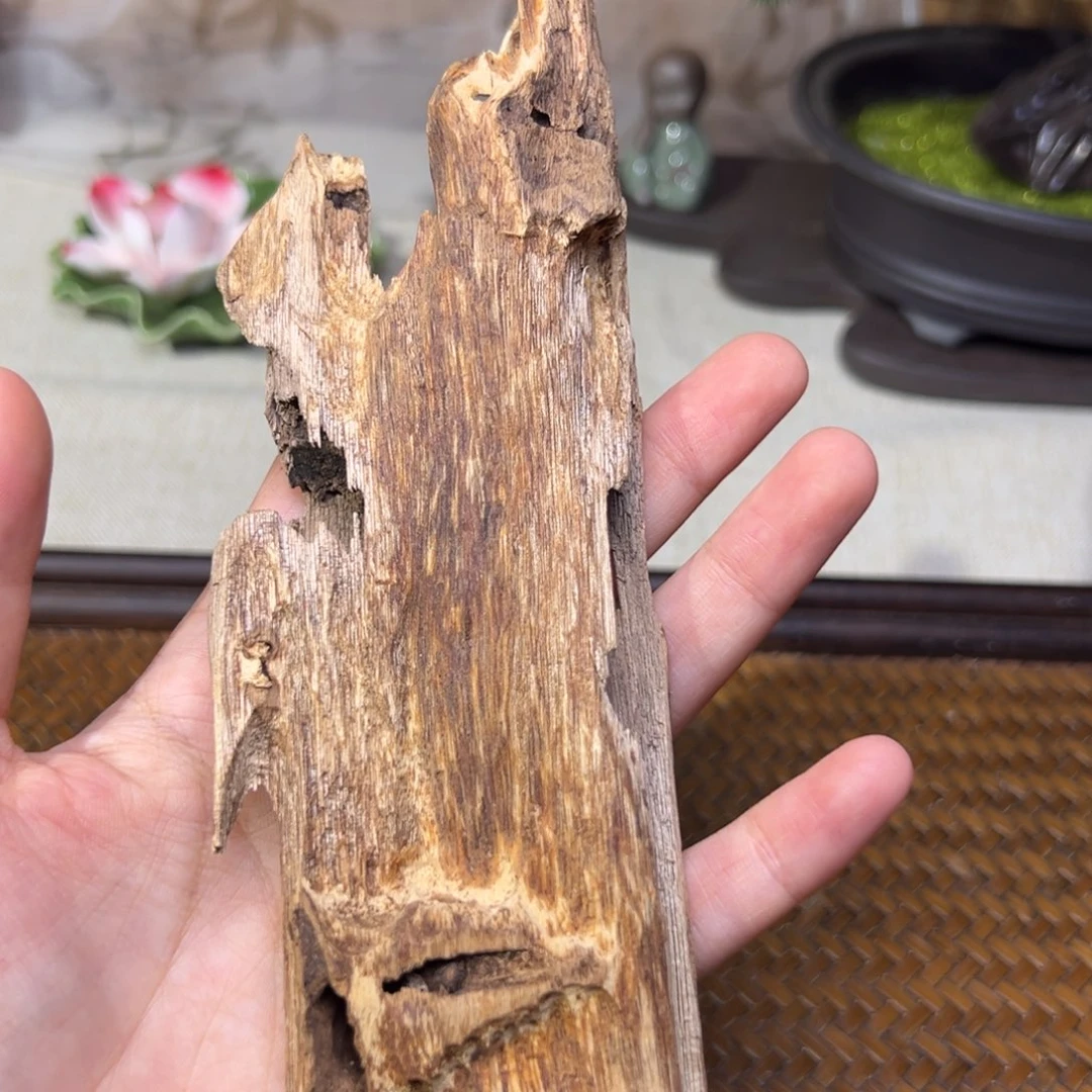 又***字沉香碎屑沉香海南临高老虫漏22克福利