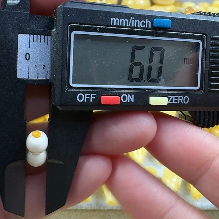 蜜蜡未镶嵌裸石23杂