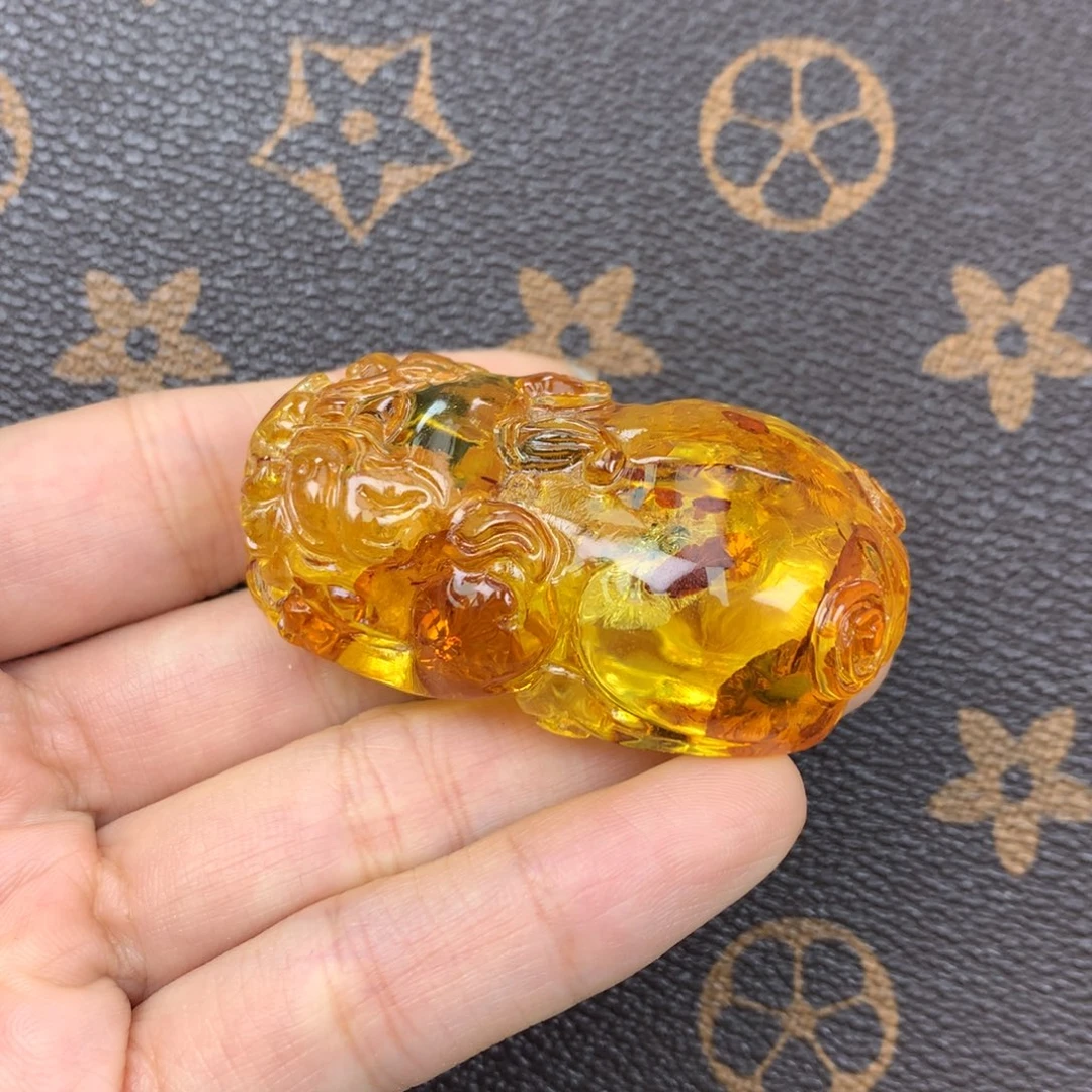 琥珀未镶嵌珠宝奇石