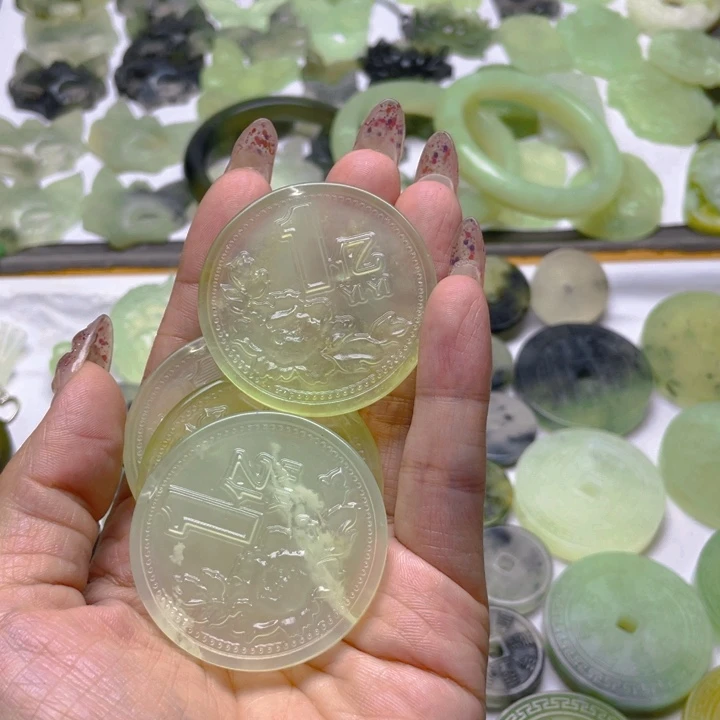 ℒ***心蛇纹石玉未镶嵌颈饰