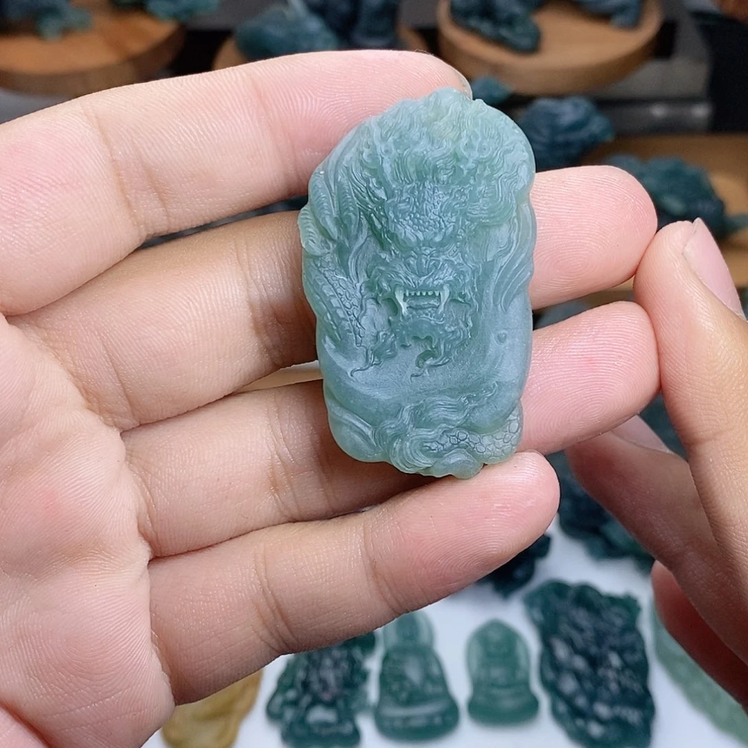 定制翡翠未镶嵌龙牌