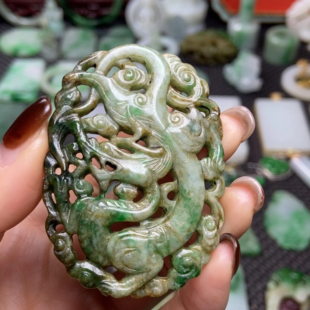 翡翠未镶嵌挂件清