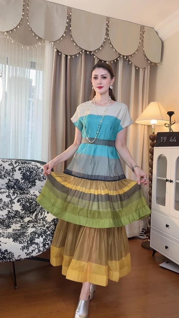 女士法式气质拼色圆领短袖收腰显瘦蓬蓬蛋糕长连衣裙