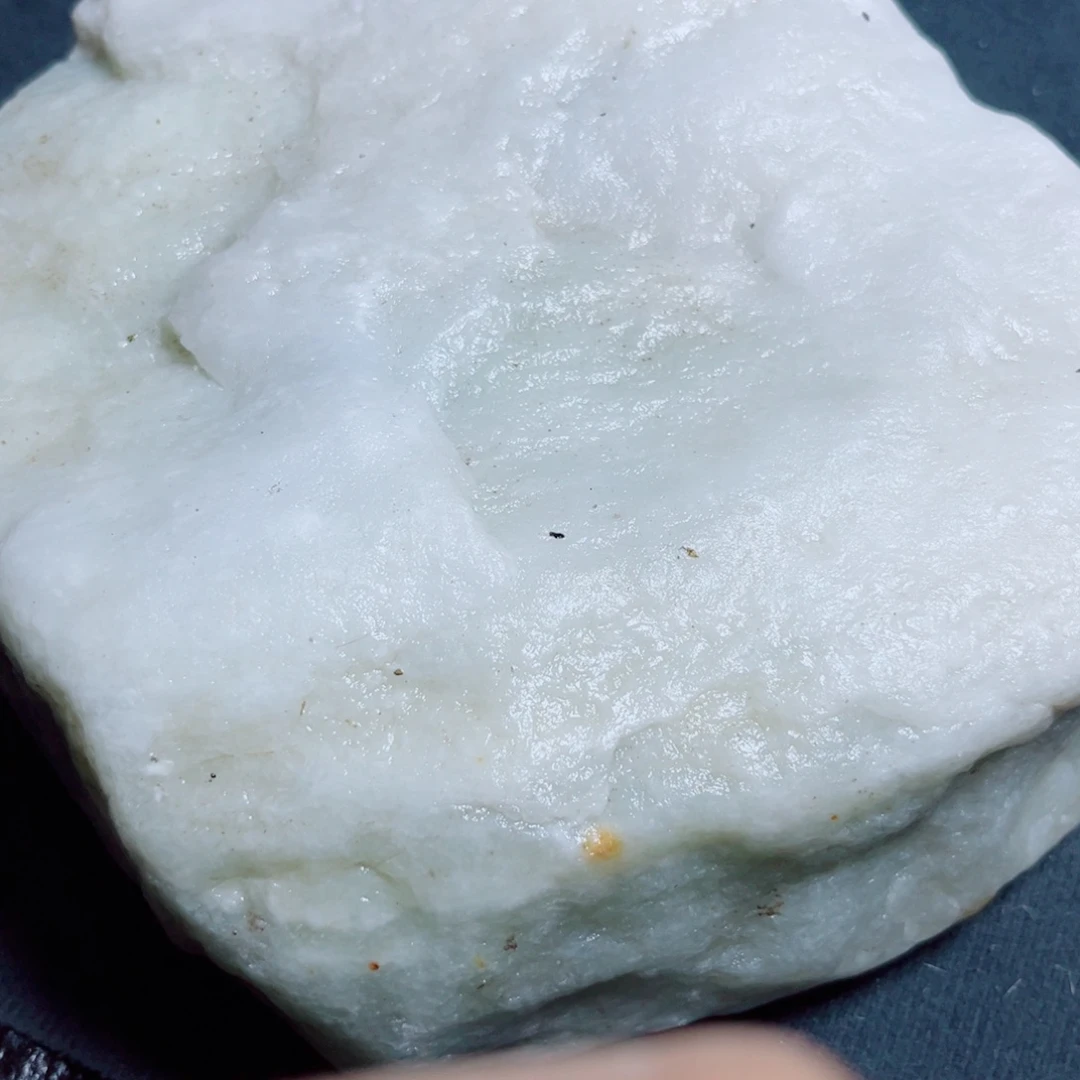 和田玉（糖玉）未镶嵌珠宝奇石