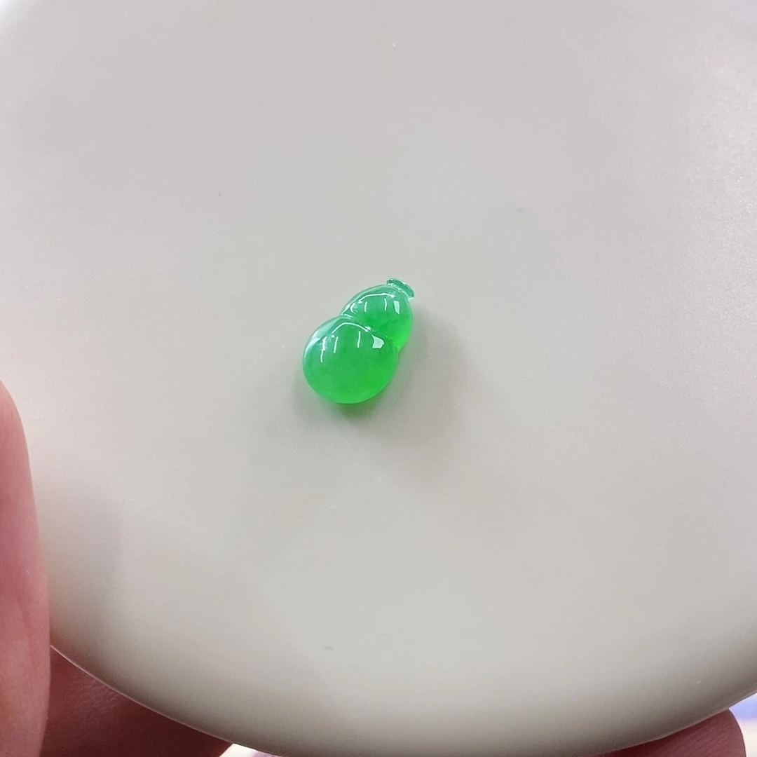 颈饰未镶嵌翡翠冰甜绿葫芦