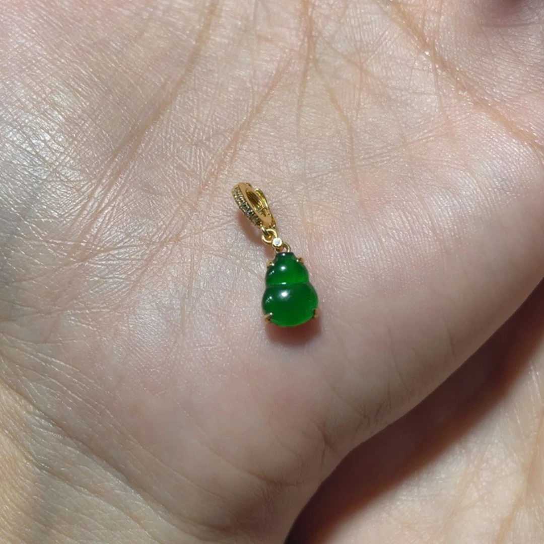 【闪购商品】颈饰18K金镶嵌翡翠