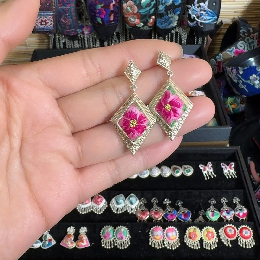 织绣民族风刺绣耳环