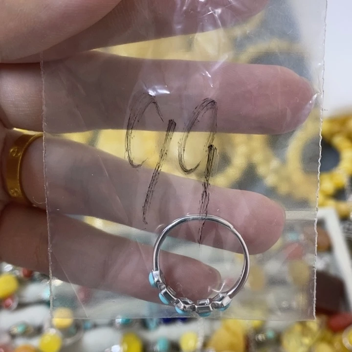 银S925镶嵌蜜蜡裸石戒指