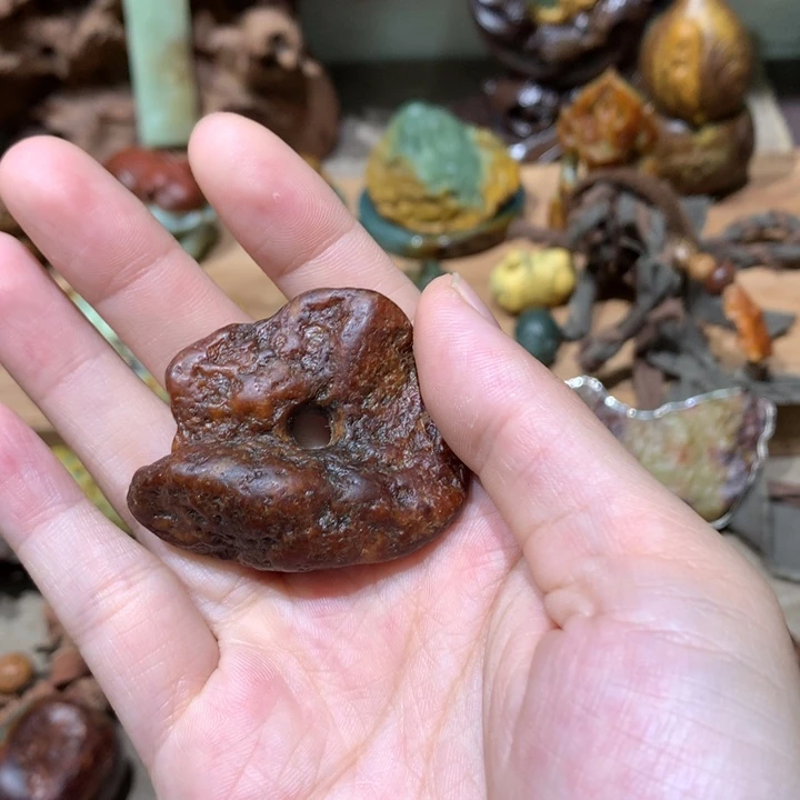 未镶嵌岫岩河磨玉(透闪石质玉)挂件