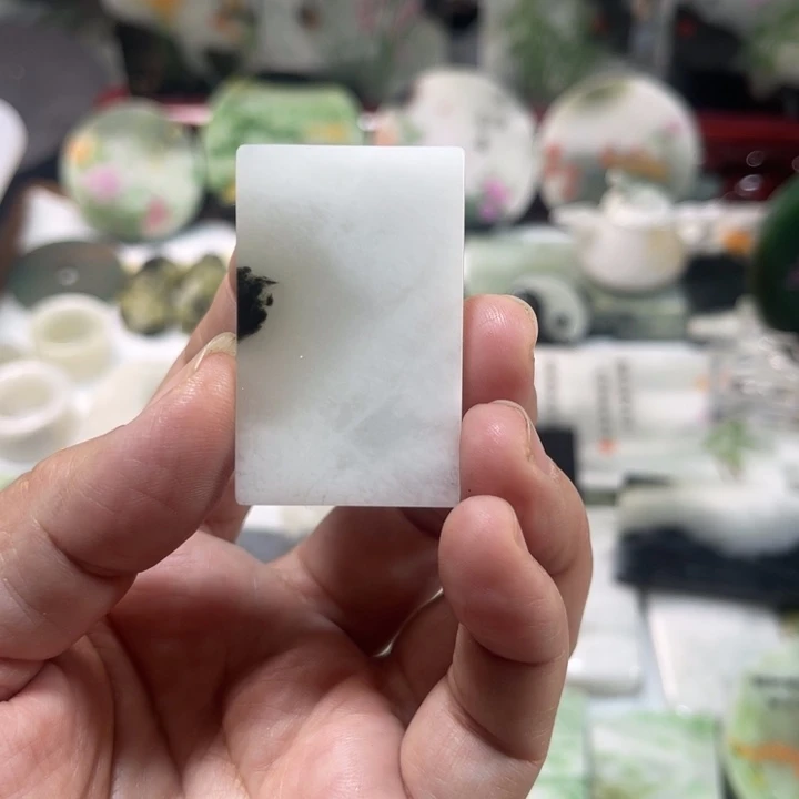 独山玉未镶嵌颈饰