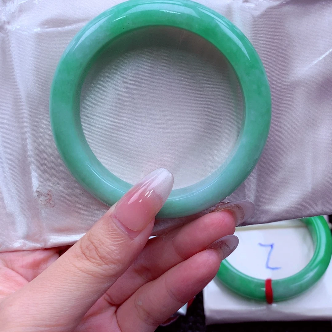 翡翠未镶嵌手镯翡翠