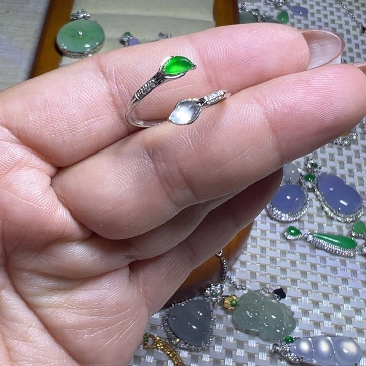 翡翠18K金镶嵌戒指设计款戒指