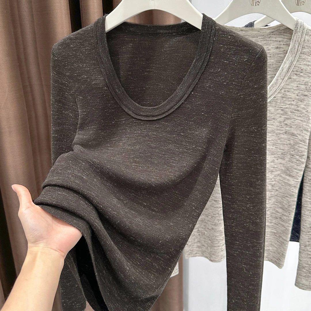 咖色简约U领长袖上衣女秋冬新款洋气内搭打底衫设计感套头针织衫
