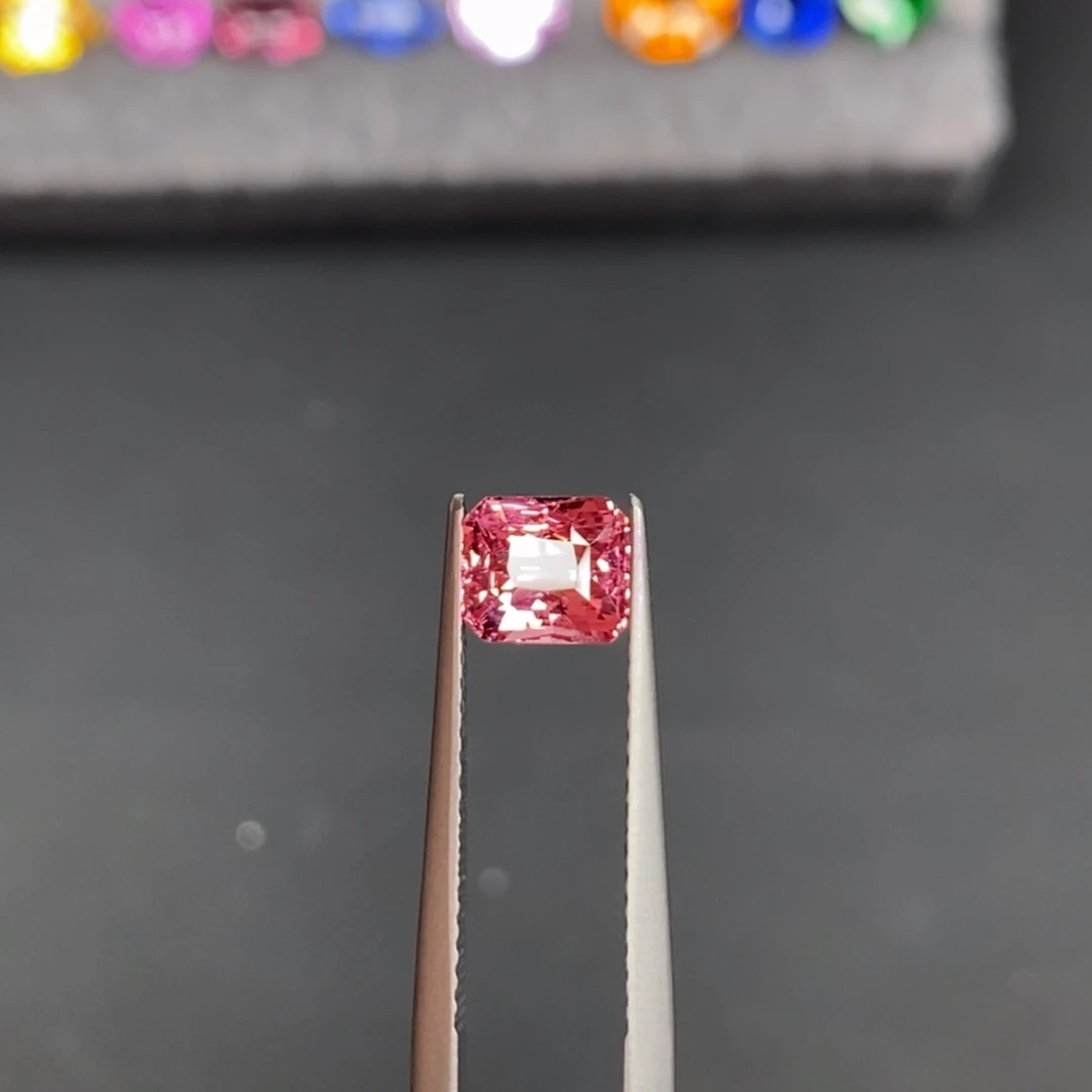 定制尖晶石未镶嵌1.1ct 马亨盖