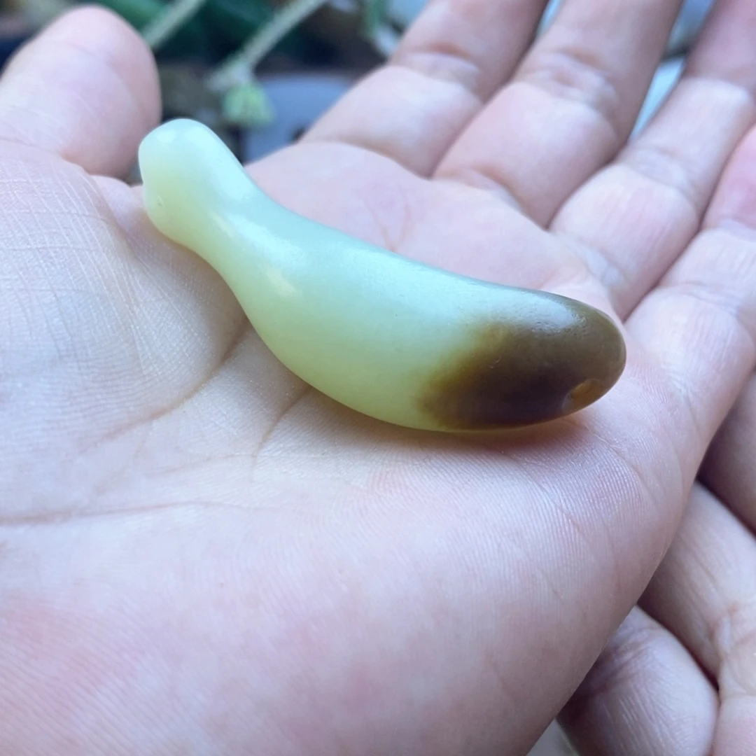 桃***万和田玉未镶嵌项链