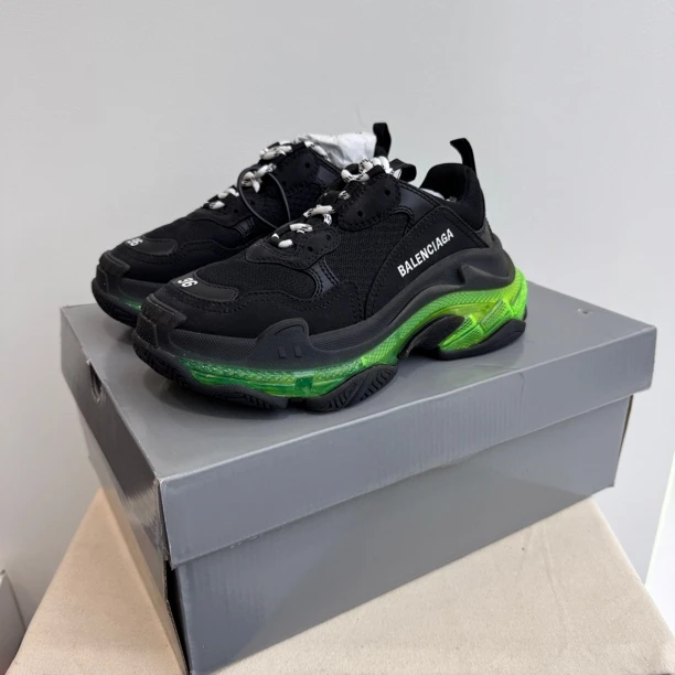未使用 Balenciaga/巴黎世家 36码 黑绿色气垫老爹鞋 triple s