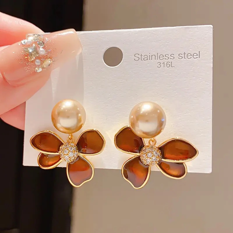 法式花朵咖色耳钉女新款设计感精致美拉德花瓣耳