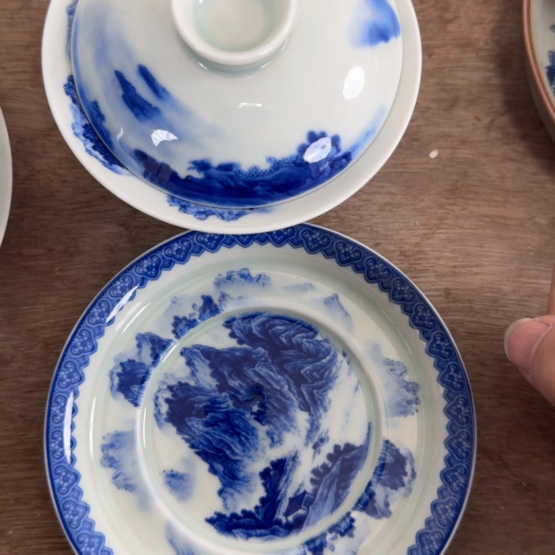 千里江山马蹄盖碗微瑕