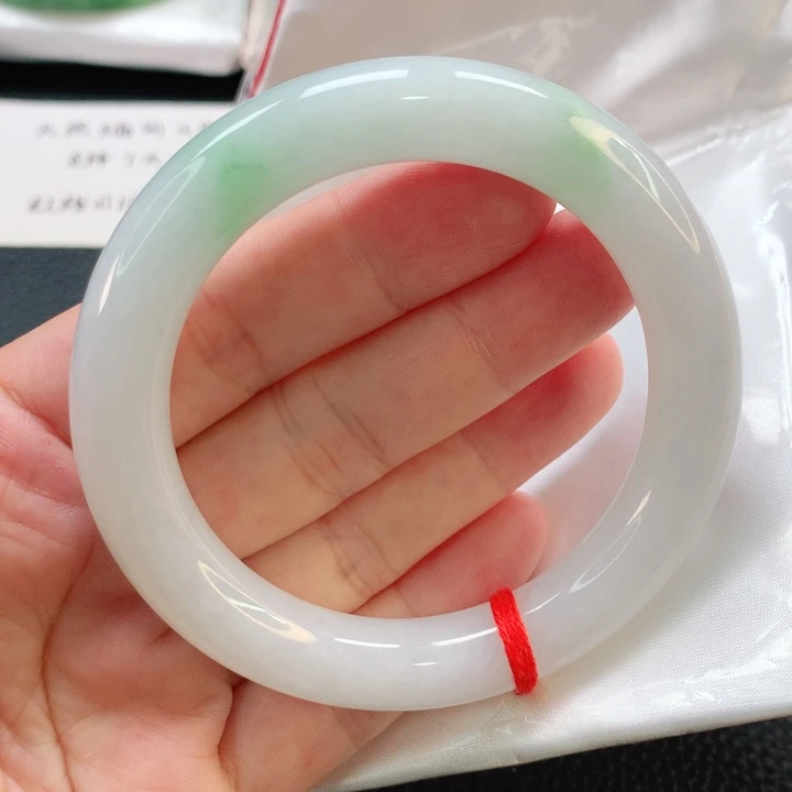 翡翠手镯未镶嵌57圆