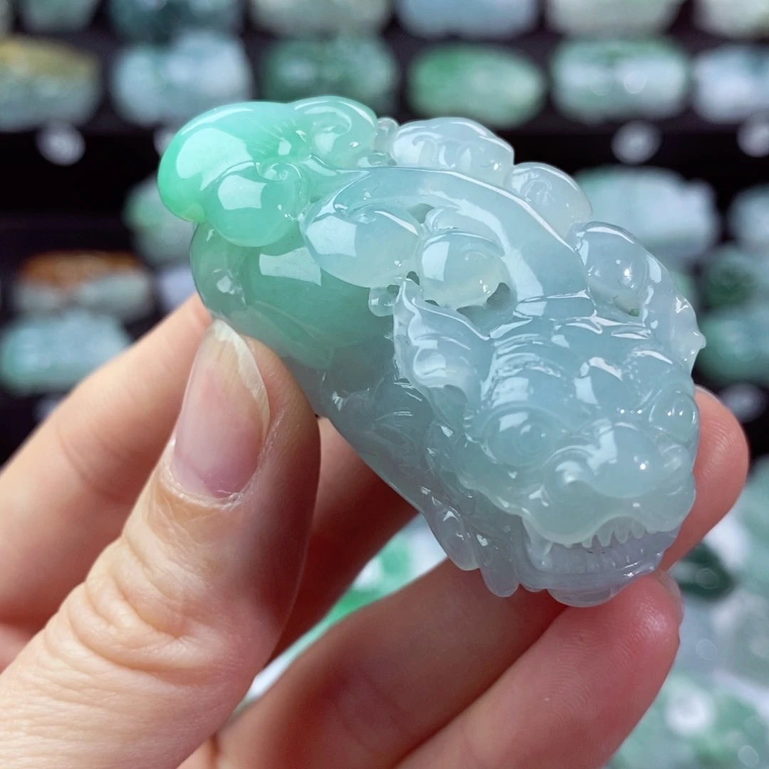 翡翠颈饰未镶嵌天然