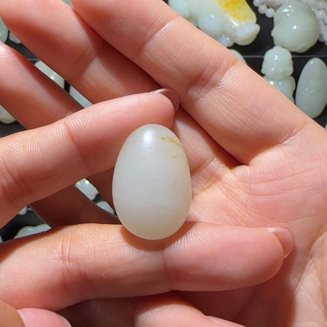 平***意和田玉未镶嵌颈饰