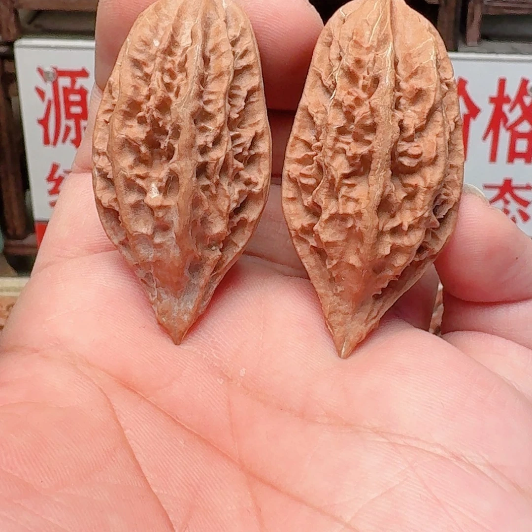 文玩核桃吊坠红皮柳叶